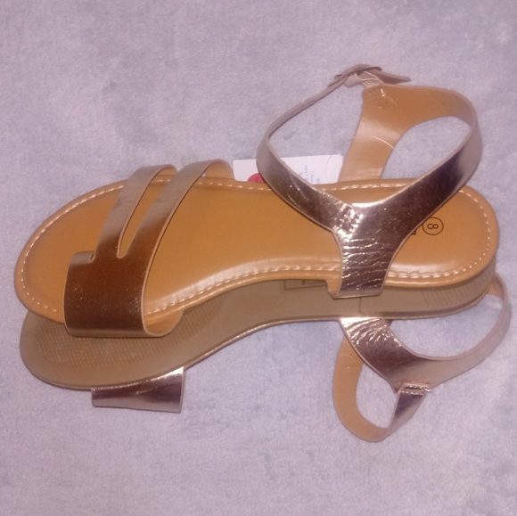 Rose Gold toe loop Sandals - Picture 3 of 6